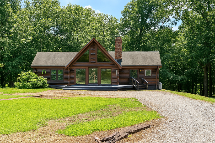 Log Home - Over 2800 Square Feet Living Space on 40 Acres
